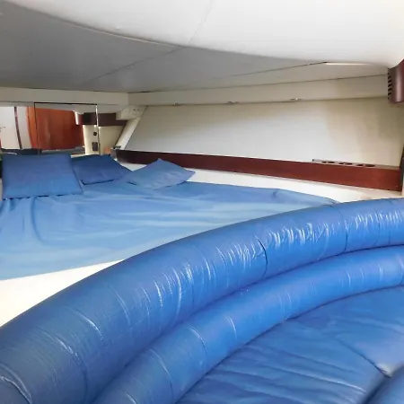 Botel F36 - Firebird